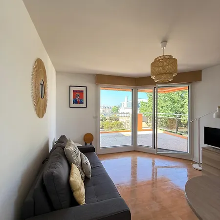 Coralline, Lumineux A 2 Pas De La Mer.